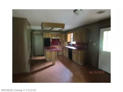 2806 Bluebird Ln, Lavaca, AR 72941 photo 11
