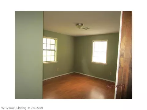 2806 Bluebird Ln, Lavaca, AR 72941 photo 7