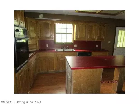 2806 Bluebird Ln, Lavaca, AR 72941 photo 2