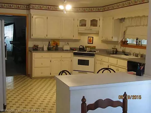403 N 5th St, Paris, AR 72855 photo 3
