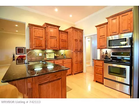 2304 Barrington Dr, Lavaca, AR 72941 photo 6