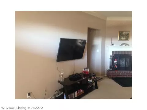 2002 Kylie Cir, Lavaca, AR 72941 photo 2