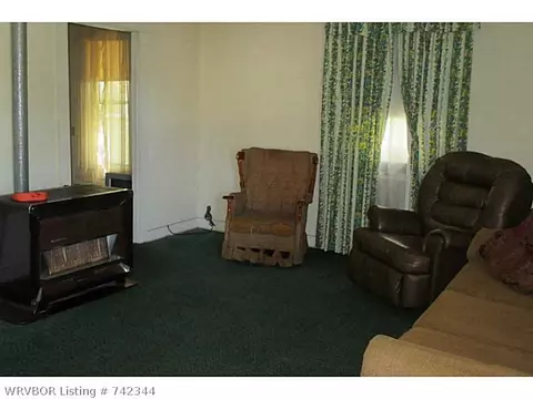 814 E Academy St, Paris, AR 72855 photo 2