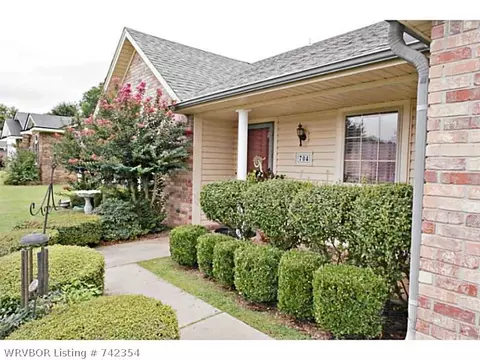 704 J St, Barling, AR 72923 photo 3