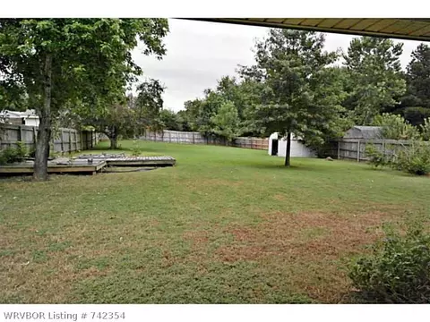 704 J St, Barling, AR 72923 photo 22