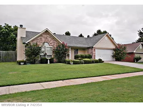 704 J St, Barling, AR 72923 photo 2