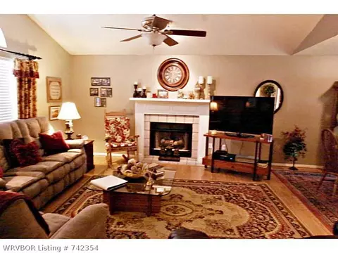 704 J St, Barling, AR 72923 photo 5