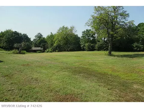 507 E Klan St, Paris, AR 72855 photo 2