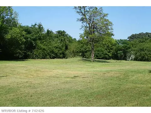 507 E Klan St, Paris, AR 72855 photo 3