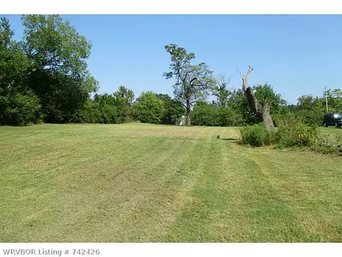 507 E Klan St, Paris, AR 72855 photo 4