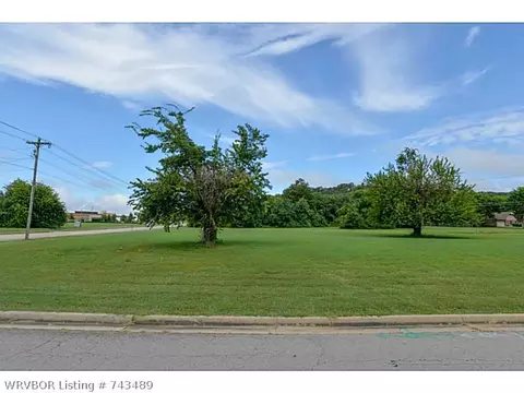 8800 Dallas St, Fort Smith, AR 72903 photo 3