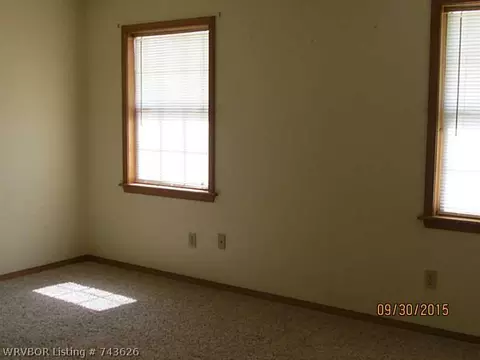503 E Mary St, Paris, AR 72855 photo 8