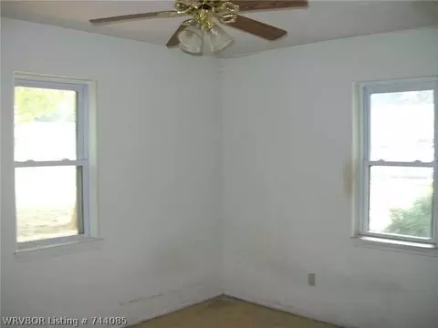 1112 P St, Barling, AR 72923 photo 8