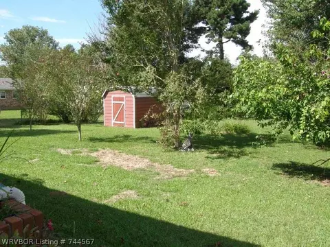 710 Angela Cir, Barling, AR 72923 photo 16