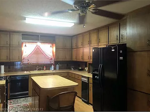 608 E Chism St, Paris, AR 72855 photo 6
