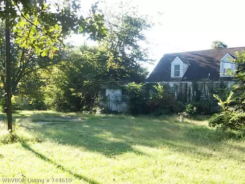 104 E Commercial St, Ozark, AR 72949 photo 1