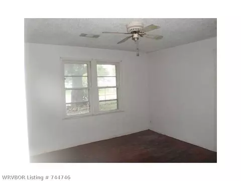 313 Choctaw St, Hackett, AR 72937 photo 5