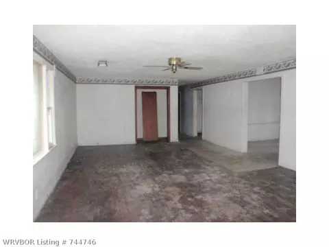 313 Choctaw St, Hackett, AR 72937 photo 2