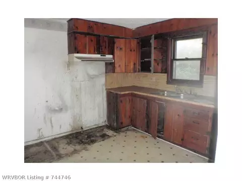 313 Choctaw St, Hackett, AR 72937 photo 4