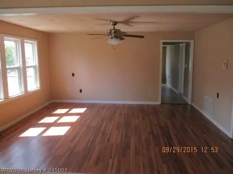 409 N Main St, Hackett, AR 72937 photo 4