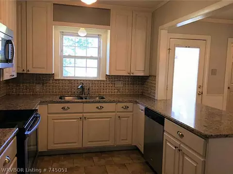 2405 S S St, Fort Smith, AR 72901 photo 5