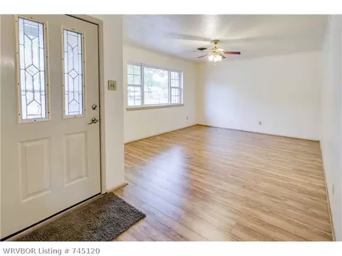 8101 Hermitage Dr, Fort Smith, AR 72908 photo 3