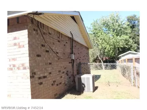 1112 N St, Barling, AR 72923 photo 10