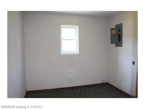 1112 N St, Barling, AR 72923 photo 5
