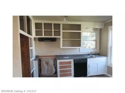 3629 Macarthur Dr, Fort Smith, AR 72904 photo 5