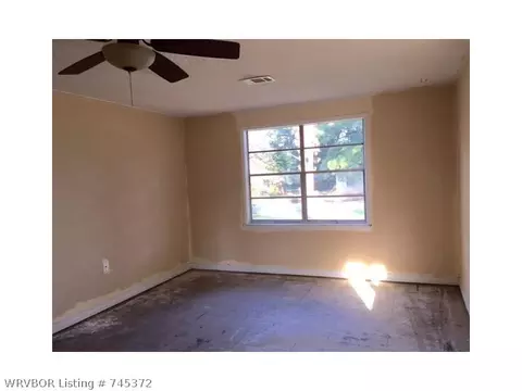 705 8th St, Barling, AR 72923 photo 10