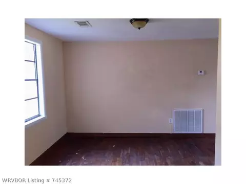 705 8th St, Barling, AR 72923 photo 7