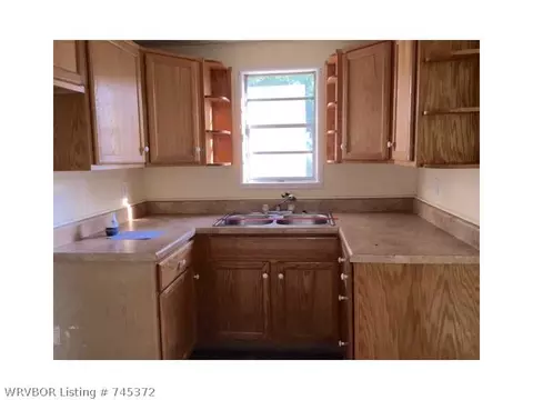 705 8th St, Barling, AR 72923 photo 8