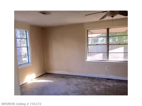 705 8th St, Barling, AR 72923 photo 9