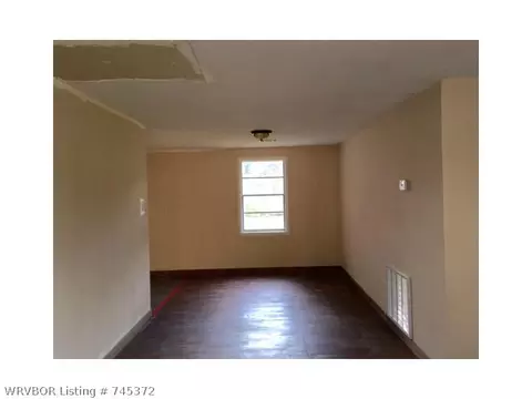 705 8th St, Barling, AR 72923 photo 4