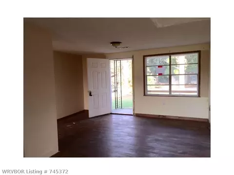 705 8th St, Barling, AR 72923 photo 5