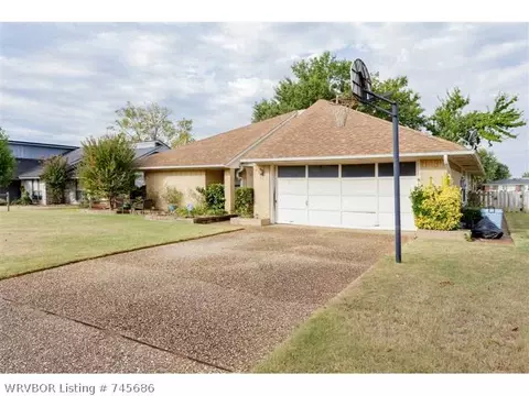 9904 Kingsley Pl, Fort Smith, AR 72908 photo 2