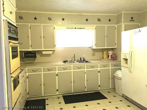 300 E Broadway St, Huntington, AR 72940 photo 4