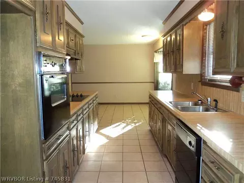 4500 Victoria Dr, Fort Smith, AR 72904 photo 8