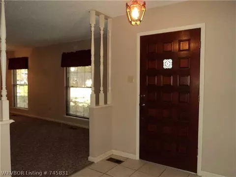 4500 Victoria Dr, Fort Smith, AR 72904 photo 2