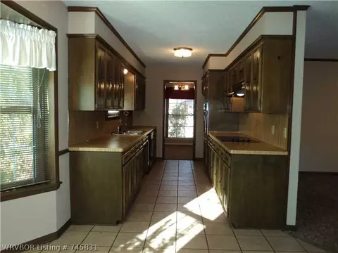 4500 Victoria Dr, Fort Smith, AR 72904 photo 6