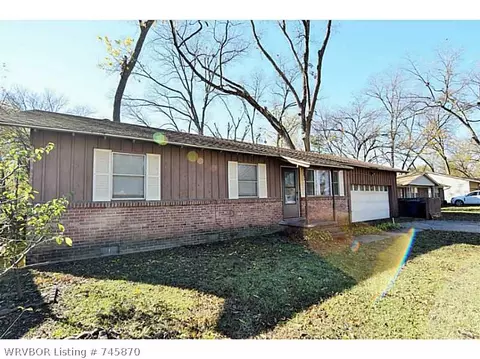 2215 N 55th Ln, Fort Smith, AR 72904 photo 1