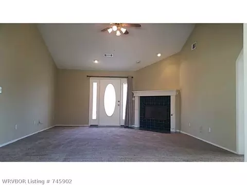 7012 Red Bud Dr, Fort Smith, AR 72916 photo 2