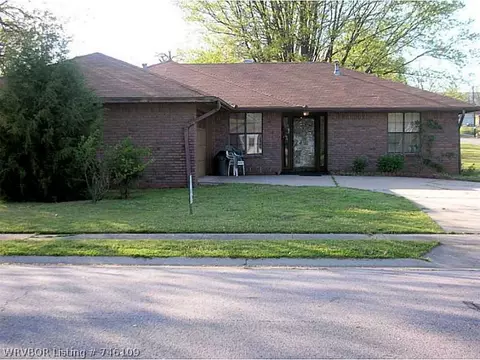 1123 N 7th St, Fort Smith, AR 72901 photo 1