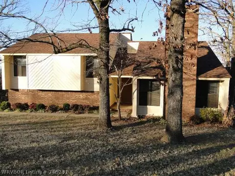 2110 E Hickory Dr, Greenwood, AR 72936 photo 2