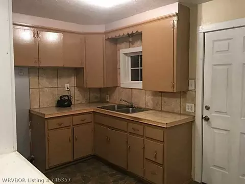 503 N 3rd St, Midland, AR 72945 photo 9