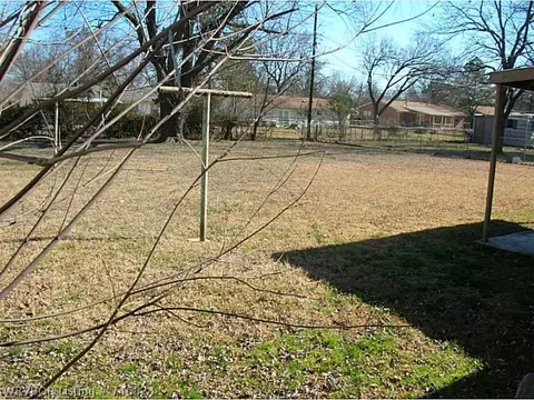 8201 S Hermitage Dr, Fort Smith, AR 72908 photo 2