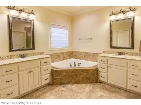 8009 Cisterna Way, Fort Smith, AR 72916 photo 11