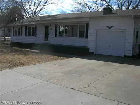 1901 N Albert Pike Ave, Fort Smith, AR 72904 photo 2