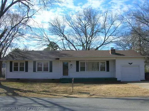 1901 N Albert Pike Ave, Fort Smith, AR 72904 photo 1
