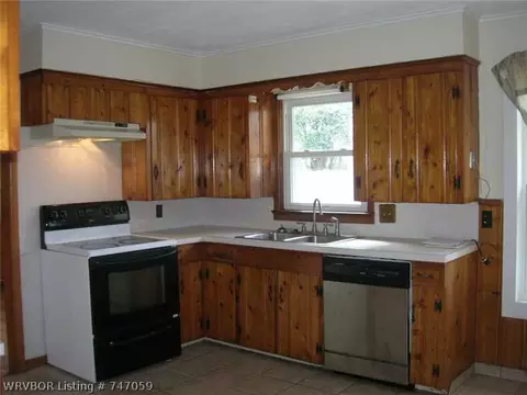 1901 N Albert Pike Ave, Fort Smith, AR 72904 photo 8